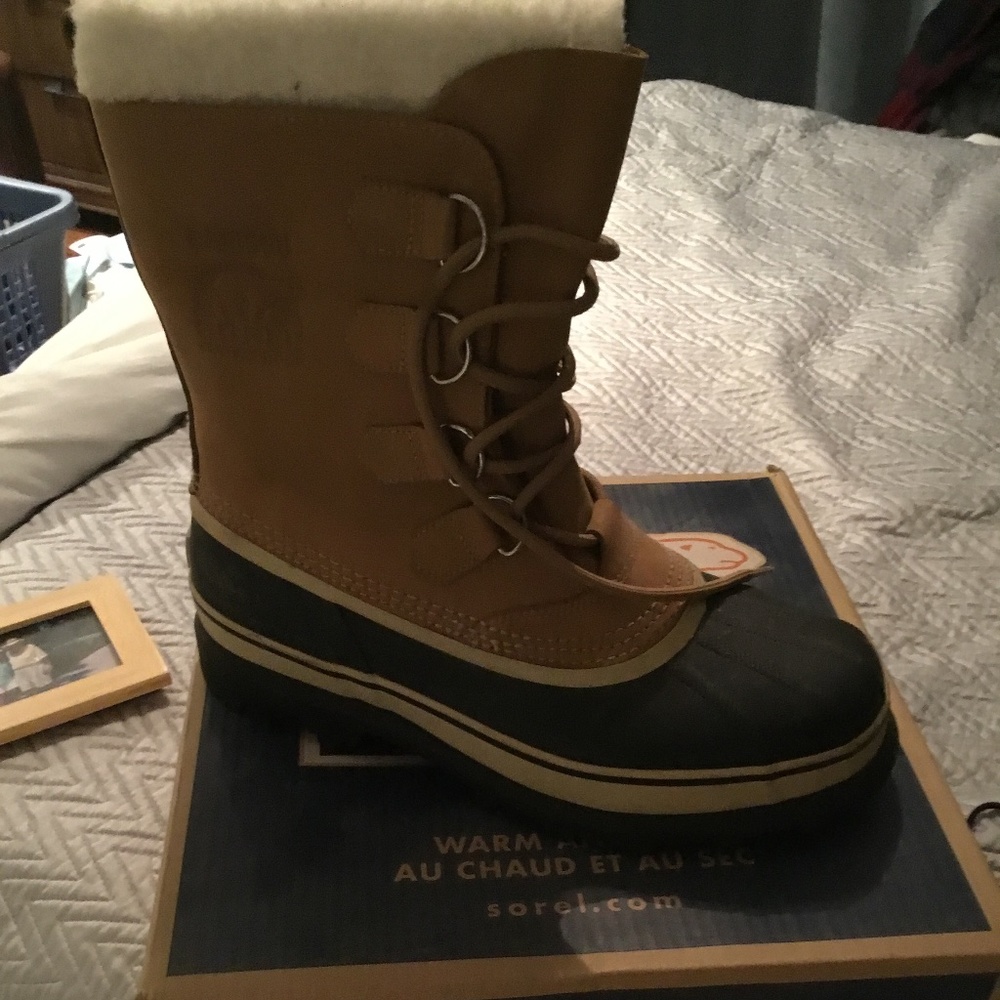 Size 11 Women’s Sorel Caribou Winter Boots